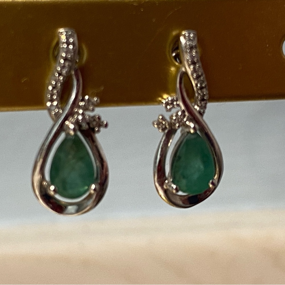 Kay Jewelers Pear Cut Emerald & White Gold Earrings